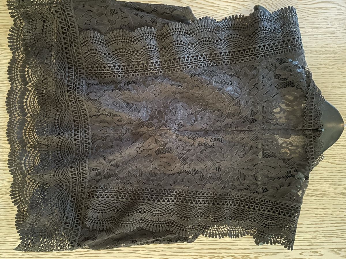Only Top: ONLY Spitzenoberteil Schwarz Gr. M – Elegant & Chic – Usato da Heitenried venduto da Steffundsasch 2
