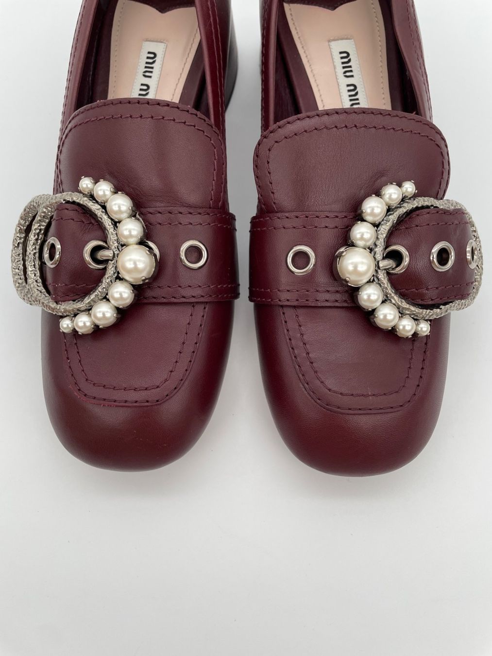Miu Miu Damenschuhe: Miu Miu Pearl Buckle Pump EU 38.5 Rot – Gebraucht aus Zürich von shoe_shop 5