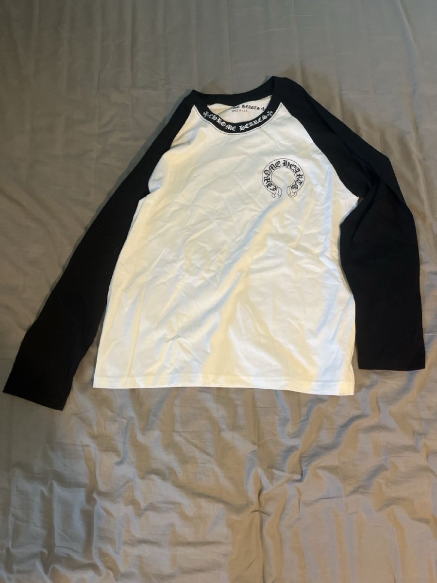T-Shirts: Schwarz-Weisses Langarmshirt – Gebraucht aus Frauenfeld von joh_lp6l