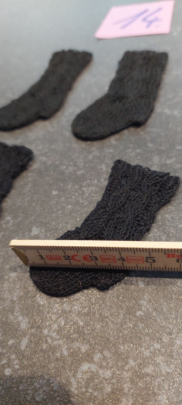 Puppen: 2Paar schwarze neue Puppensocken  – Neu (gemäss Beschreibung) aus Muri AG von nindo1 5