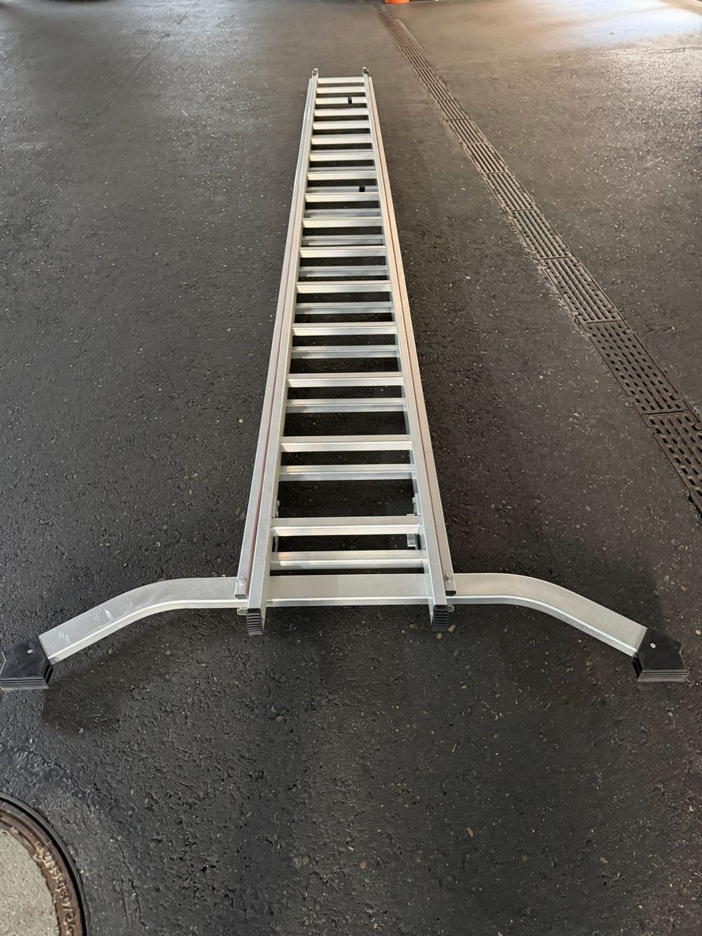 Scale: Schiebeleiter HB Systeme 2x16 Sprossen – Usato da Untersiggenthal venduto da untersigg