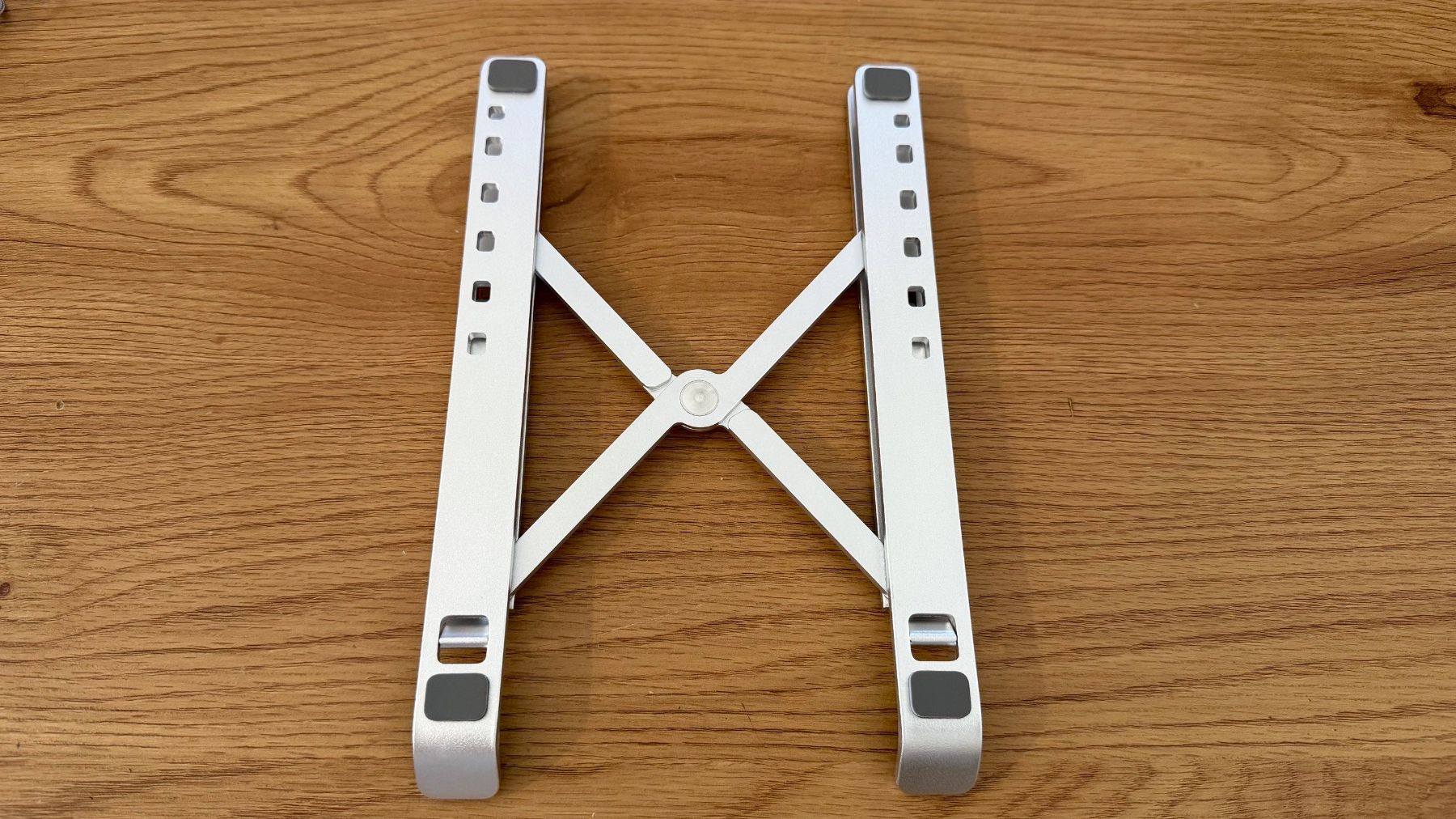 Racks & Ständer: Laptopständer – Neu (gemäss Beschreibung) aus Zürich von guille.arg 3