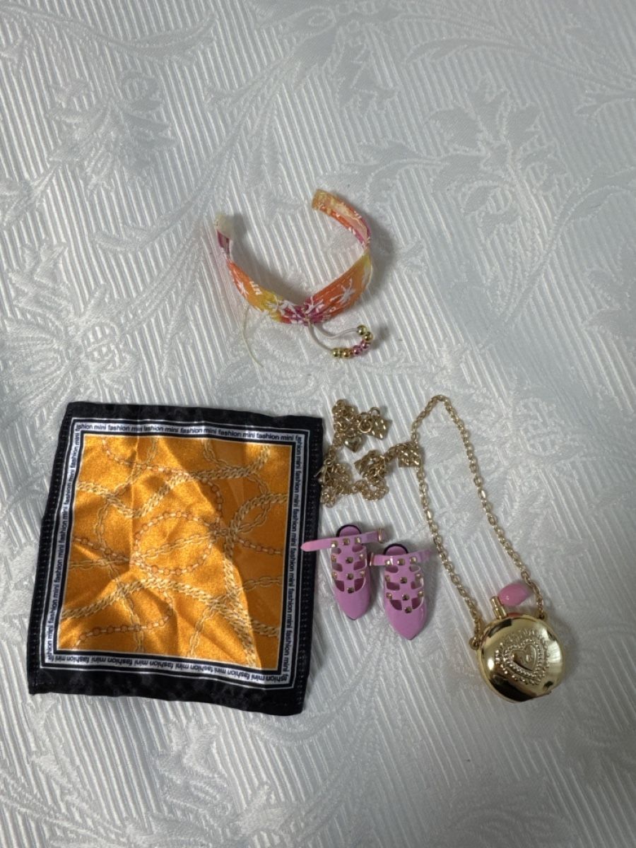 Bambole: Mini Fashion Accessoires – Nuovo (secondo la descrizione) da Altdorf UR venduto da exa_bjv6