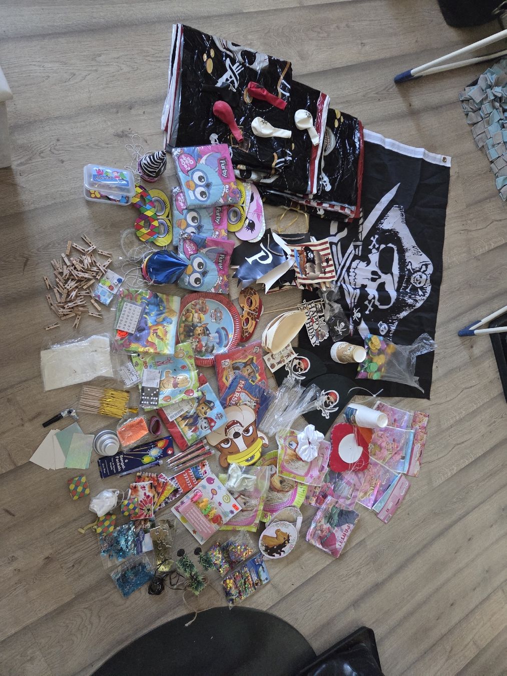 Tutte le decorazioni: Diverse Partyartikel – Usato da Guntershausen b Aadorf venduto da Miss_Piggy_86
