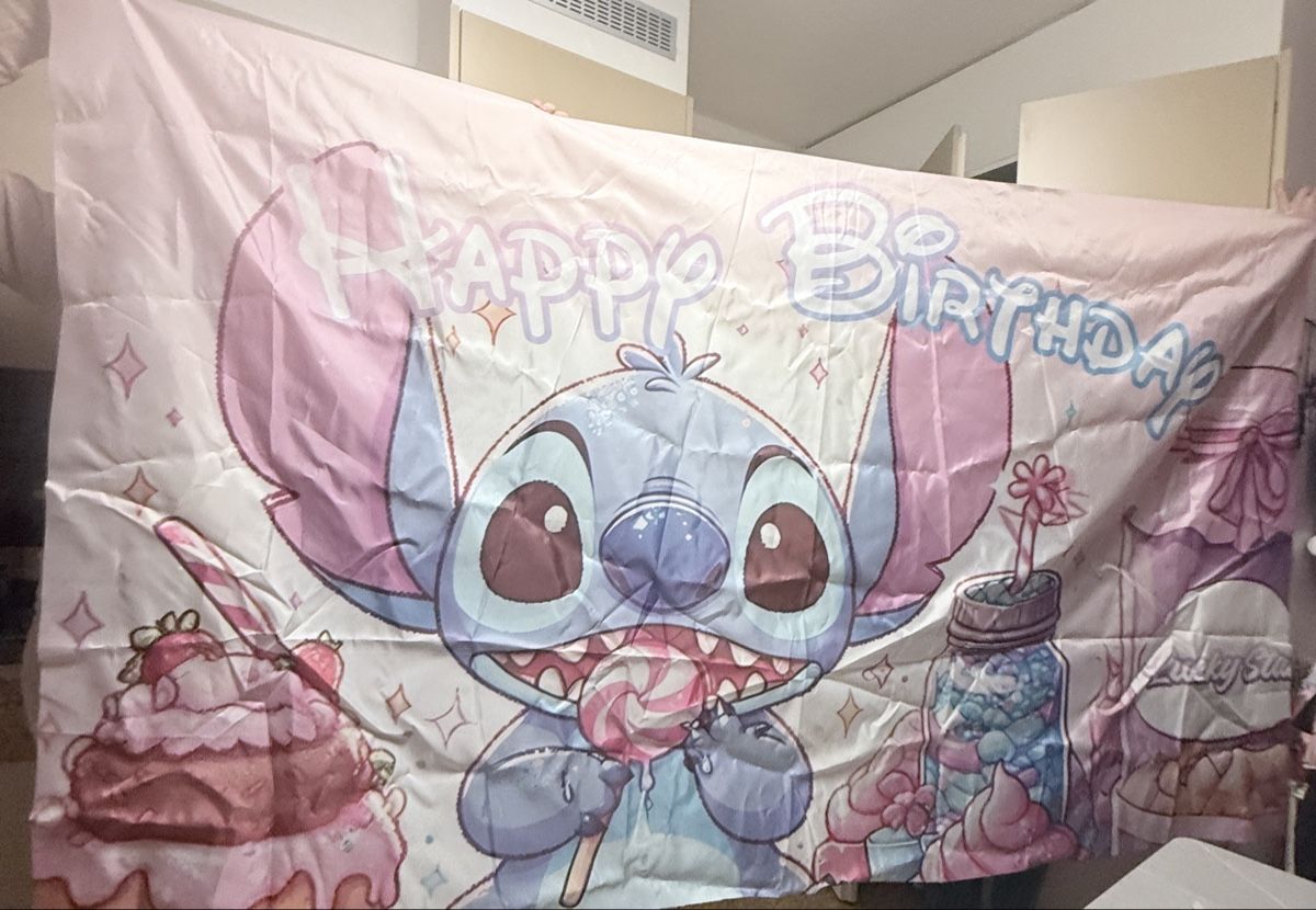 Disney Alle Dekorationen: Stitch "Happy Birthday" Backdrop, Kindergeburtstag Deko! – Gebraucht aus Zürich von Krikri21
