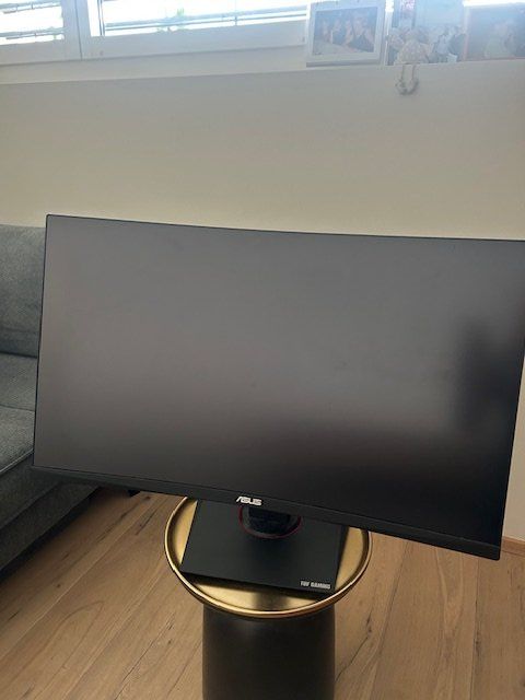 Asus Monitor: ASUS TUF Gaming VG32VQ/Bildschirm – Usato da Küssnacht am Rigi venduto da Uvaan