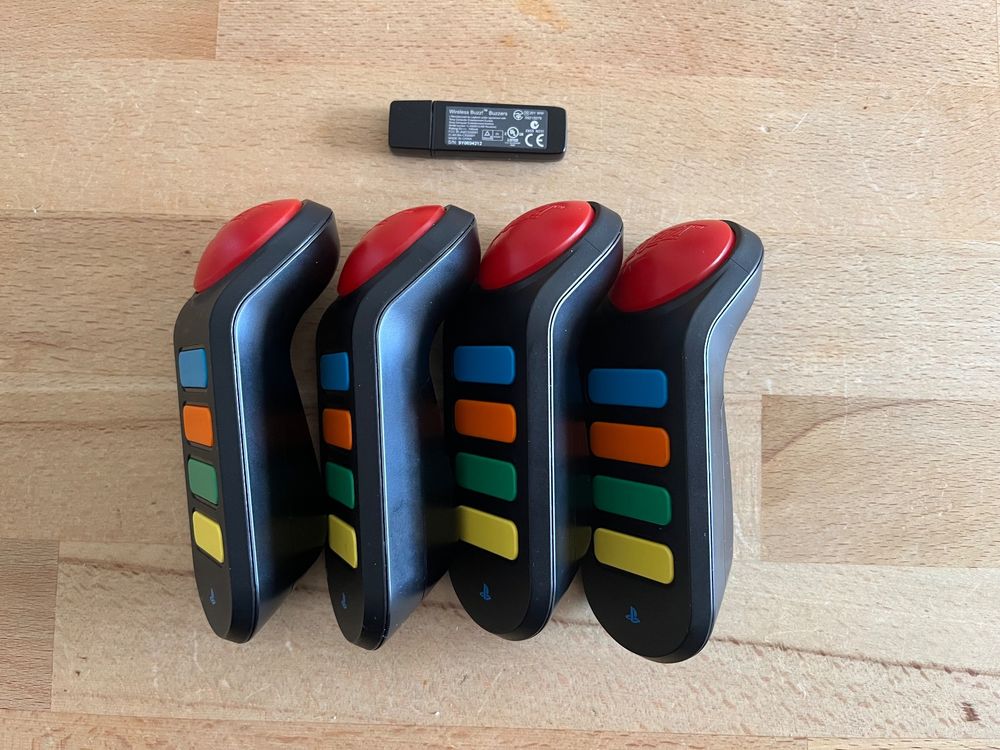 4 Buzzer Buzz Controller mit Dongle für Playstation 3 (Gebraucht) in ...