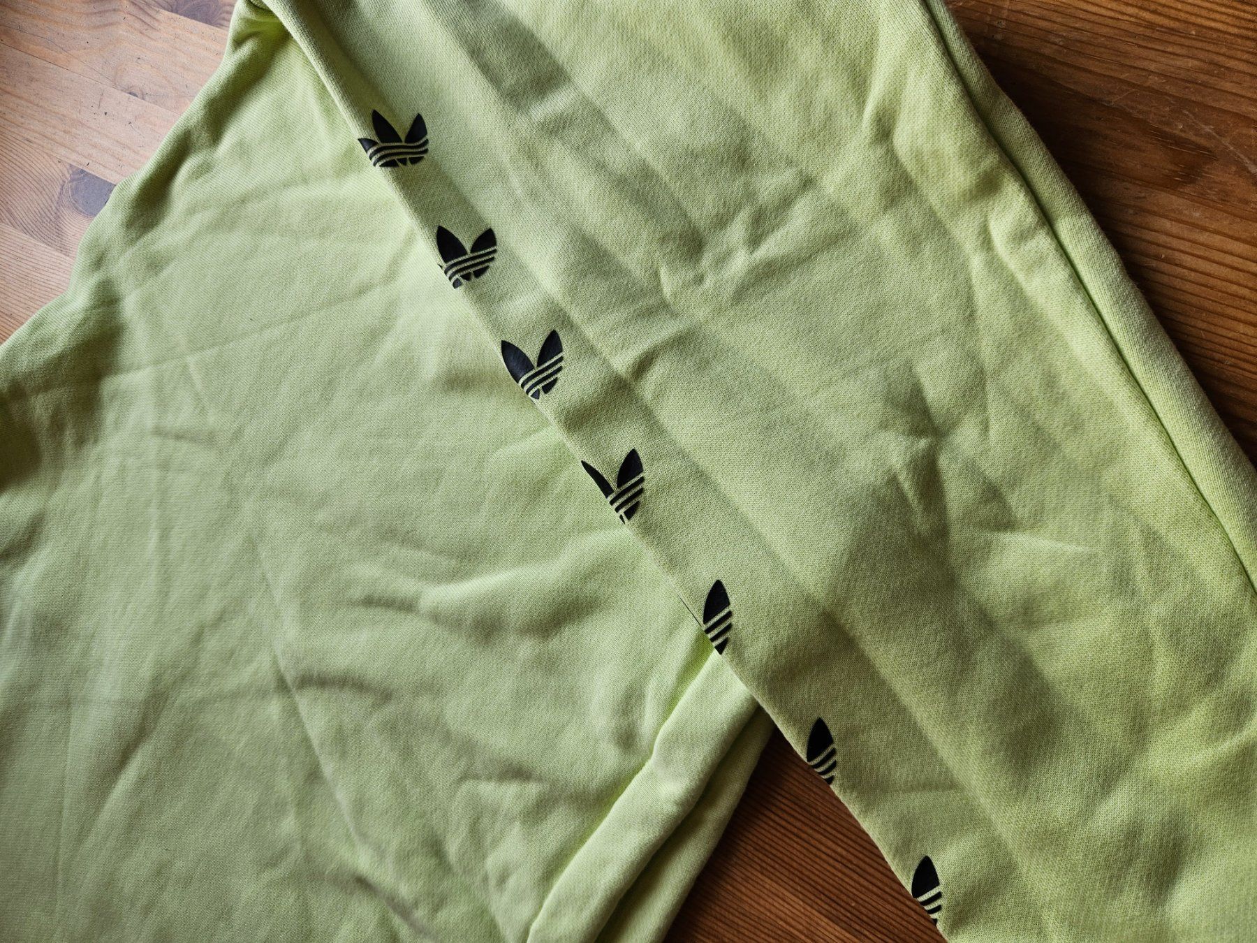 Adidas Maglioni & Felpe: Cropped Sweater adidas Grösse S retro Pullover – Usato da Hägglingen venduto da United-Village-Trade 7