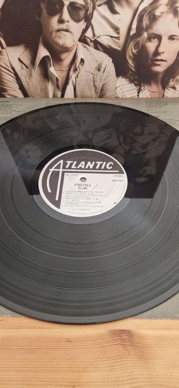 Schallplatten: ⚫️ Vinyl-Firefall Elan -Us press Vg – Gebraucht aus Yvonand von RF-VINYL 1