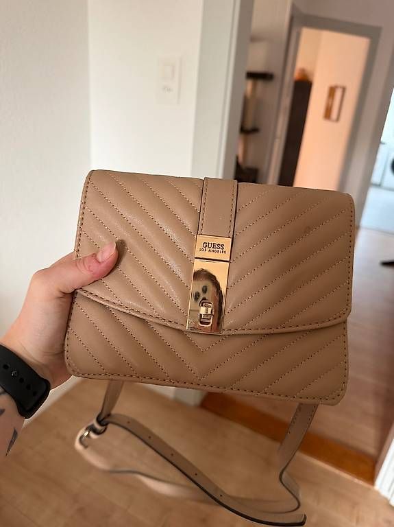 Borse da donna: Sac guess  – Usato da Moutier venduto da juj_8zdj