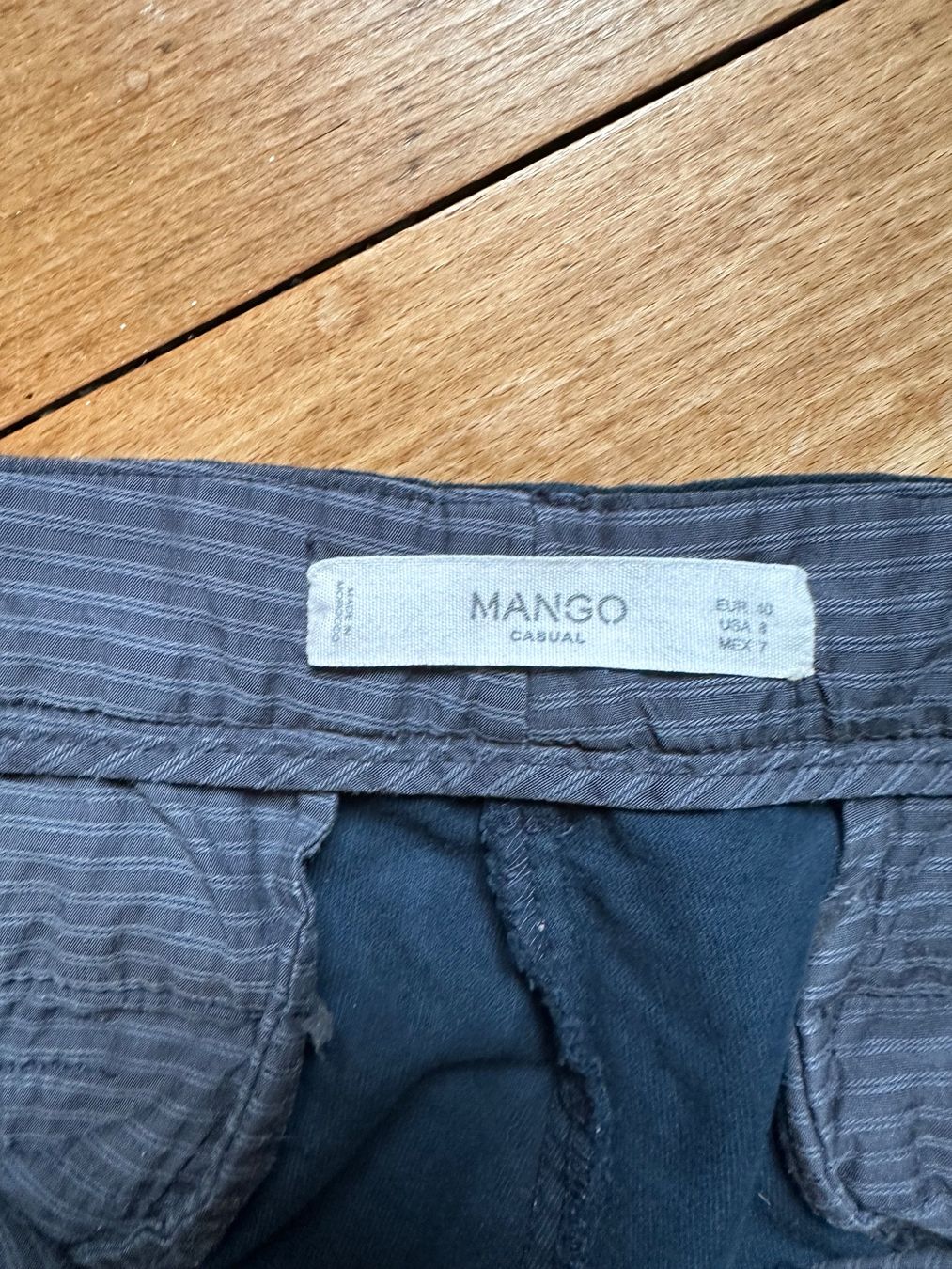 Mango Hosen: Samthose Mango dunkelblau 36/38 – Gebraucht aus Luzern von nisssa 2