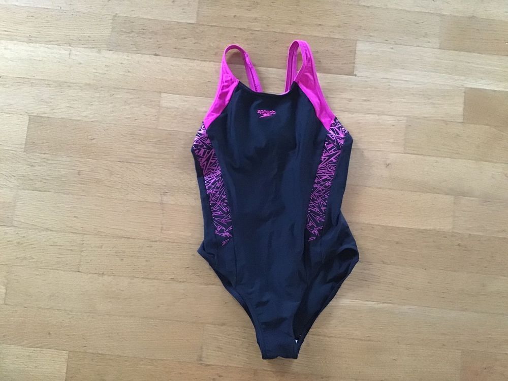 NESY Langärmeliger Badeanzug Damen – Rashguard Mit Rock, LSF 50, V-Ausschnitt, Aus Polyester/Spandex