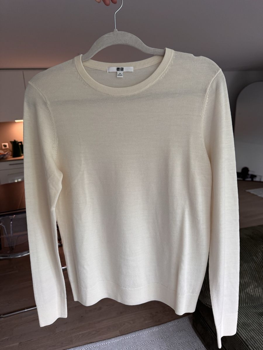 Uniqlo Maglioni & Felpe: Uniqlo White wool sweater – Nuovo (secondo la descrizione) da Zürich venduto da ari_cr2f