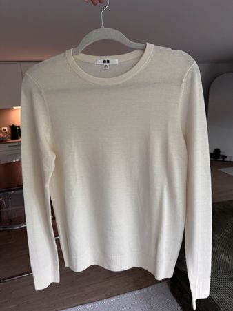 Uniqlo White wool sweater