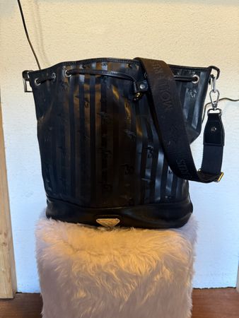 Schwarze Handtasche von Mollerus mit Zugband, Top Zustand!