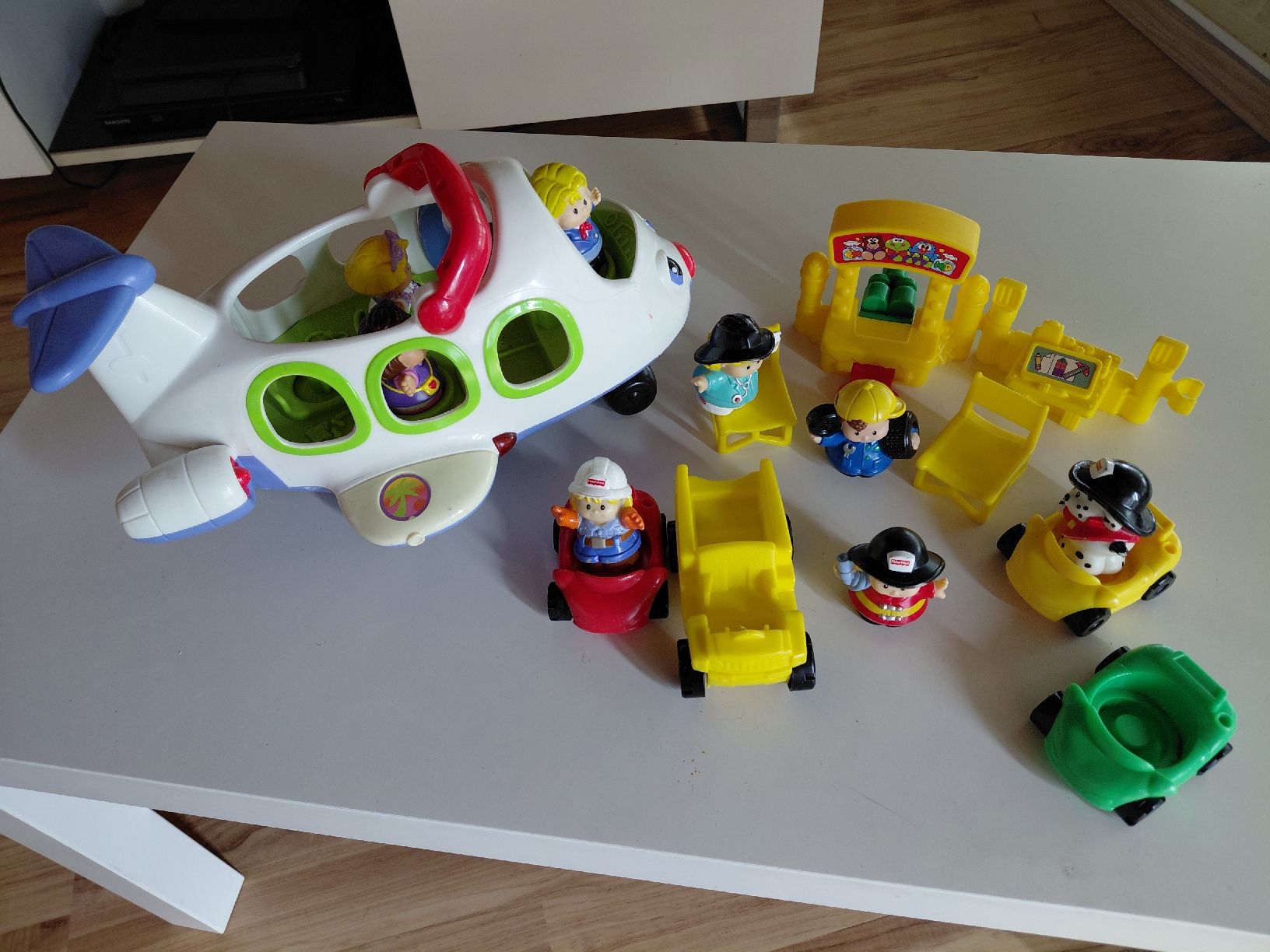 Fisher-Price Spielzeuge: Littke People Autowerkstatt Flugzeug  – Gebraucht aus Allenwinden von Muggi076 1