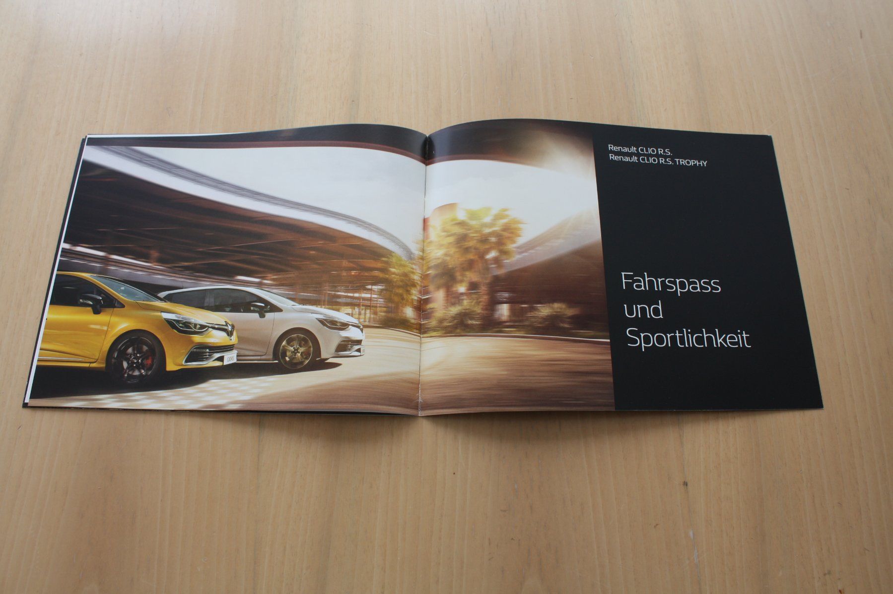 Renault Documenti: Renault Clio R.S. CH-Prospekt 2015 – Usato da Wikon venduto da erwin400 9