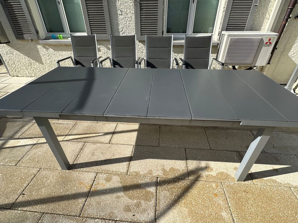 2.4 Meter Gartentisch mit Glasoberfläche und 4 AluStühlen Kaufen auf