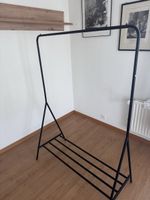 Clothes rack / Kleiderständer