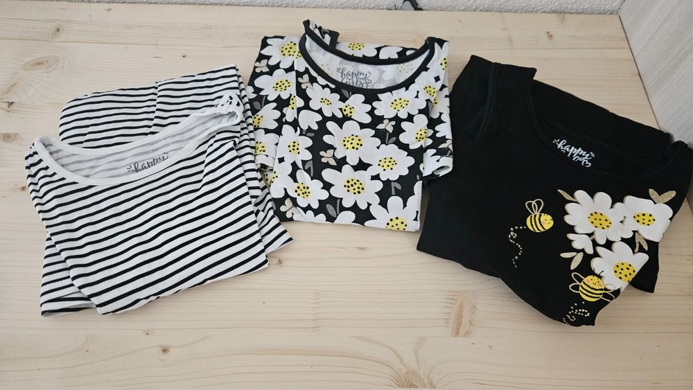 C&A Kleiderpakete & -sets: Sommer Set: 3 süsse Mädchen Kleider, Grösse 128🐝🌼🖤 – Neu (gemäss Beschreibung) aus Escholzmatt von Sommernacht.