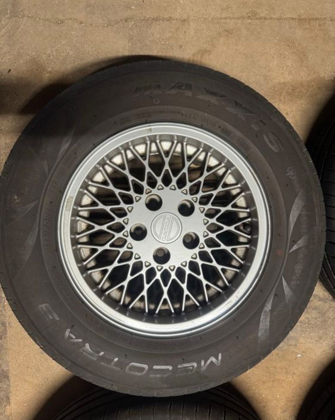 Pneumatici & Ruote complete: Volvo 240 Scorpius Felgen/Räder – Usato da Eschenbach LU venduto da Bxdriver89 4
