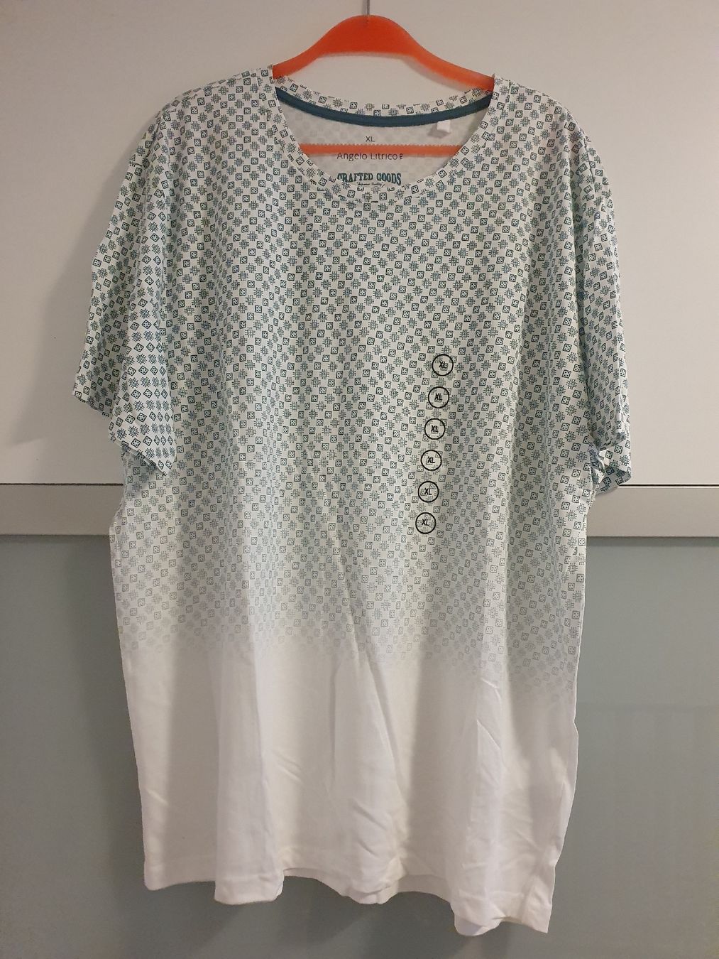 C&A T-shirt: neues T-Shirt von C&A – Nuovo e nell'imballaggio originale da St. Gallen venduto da 1811123