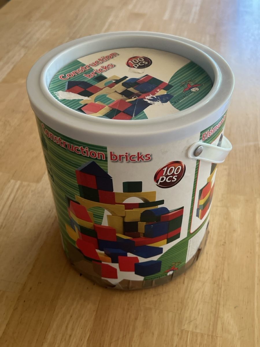 Spielzeuge: Holzbausteine - bunte Elemente – Gebraucht aus Zuchwil von Commander0
