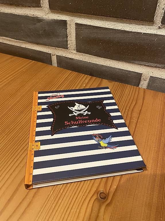 Album: Freundebuch Sharky – Nuovo (secondo la descrizione) da Ostermundigen venduto da ver_5jjl