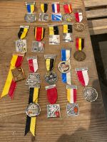 LOT 18 Stück Abzeichen/Medaillen diverser Anlässe