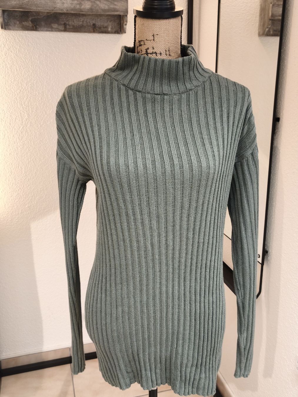 Pulls & Sweat-shirts: Damen Pullover BPC gerippt grün Baumwolle Grösse S – Neuf (Voir description) à Emmetten par SecondhandSiska