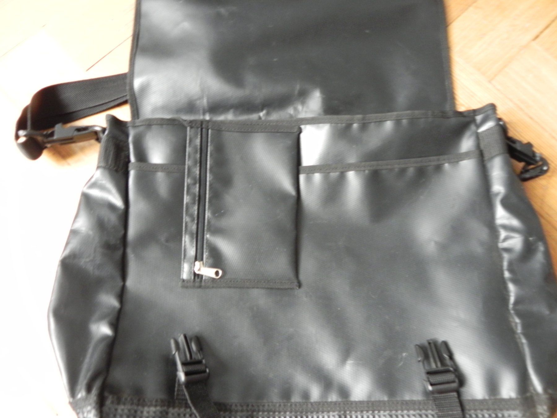 Bree Taschen: Grosse Bree Messenger Tasche – Gebraucht aus Bern von paultschur11 4