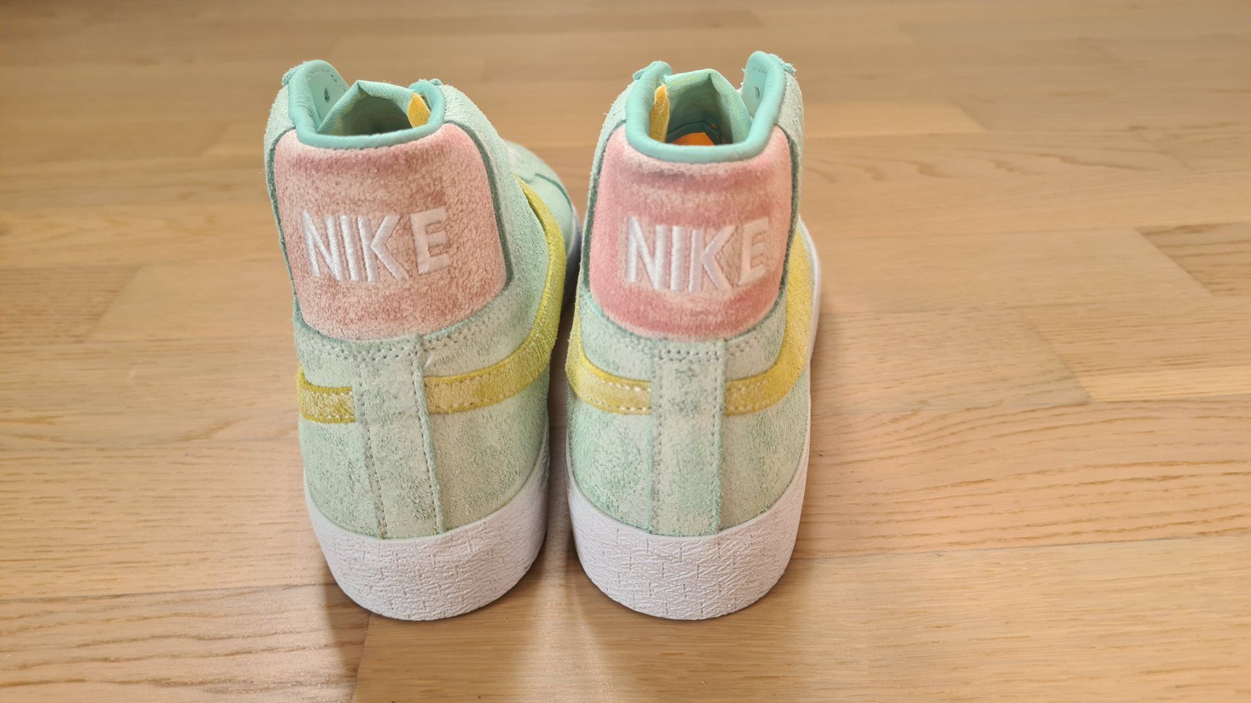 Nike Scarpe da uomo: Beautiful New Nike shoes – Nuovo (secondo la descrizione) da Embrach venduto da mba_ttk7 1
