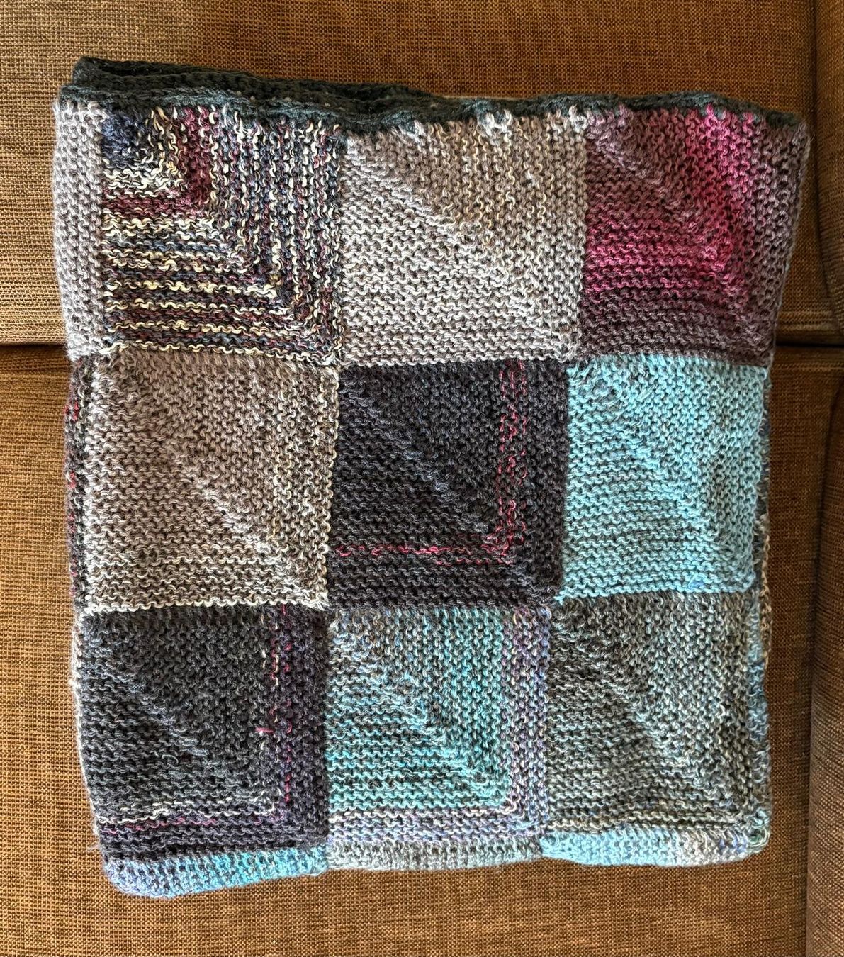 Couvertures: Handgestrickte Decke – Neuf avec emballage d'origine à Zuchwil par Adr_p2zn 2