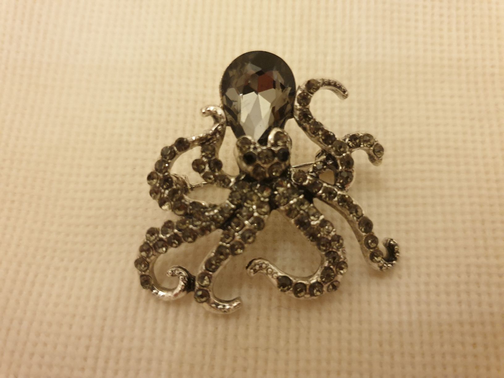 Spille & Fermagli: Broche métallique pieuvre, zircone, comme neuve – Nuovo (secondo la descrizione) da Neuchâtel venduto da Verenas12 1