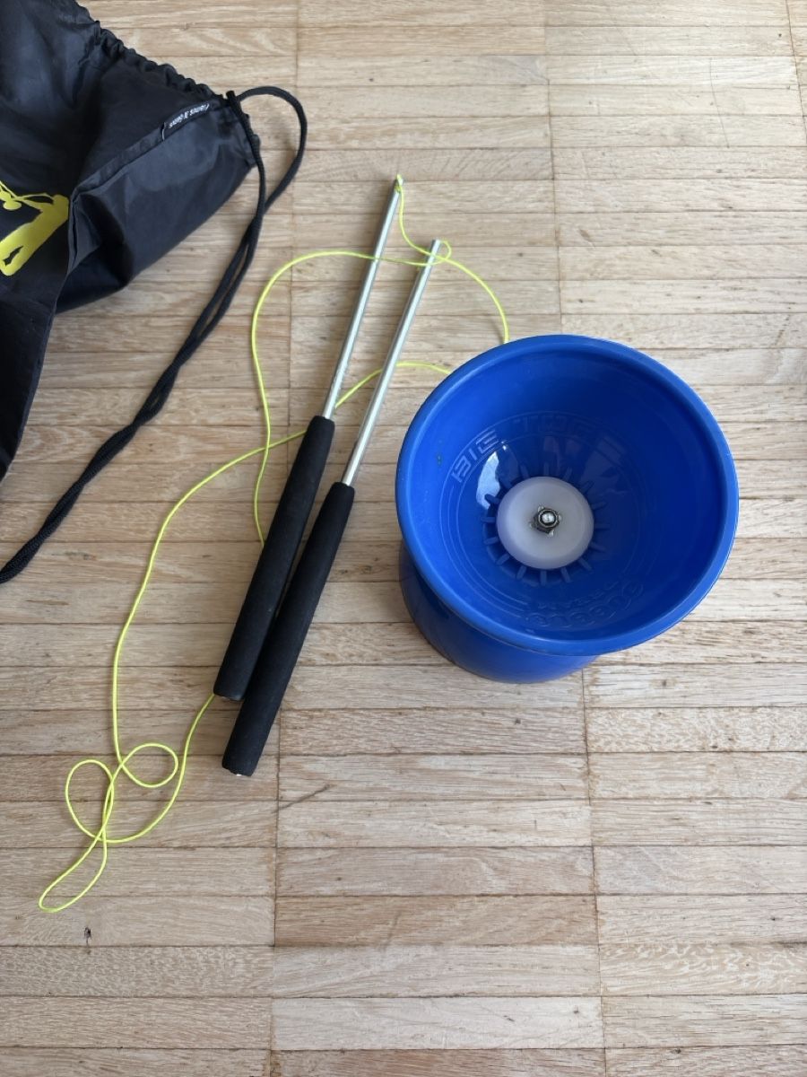 Spielzeuge: Diabolo Set Flames N Games blue good condition – Neu (gemäss Beschreibung) aus Nyon von Iamher 1