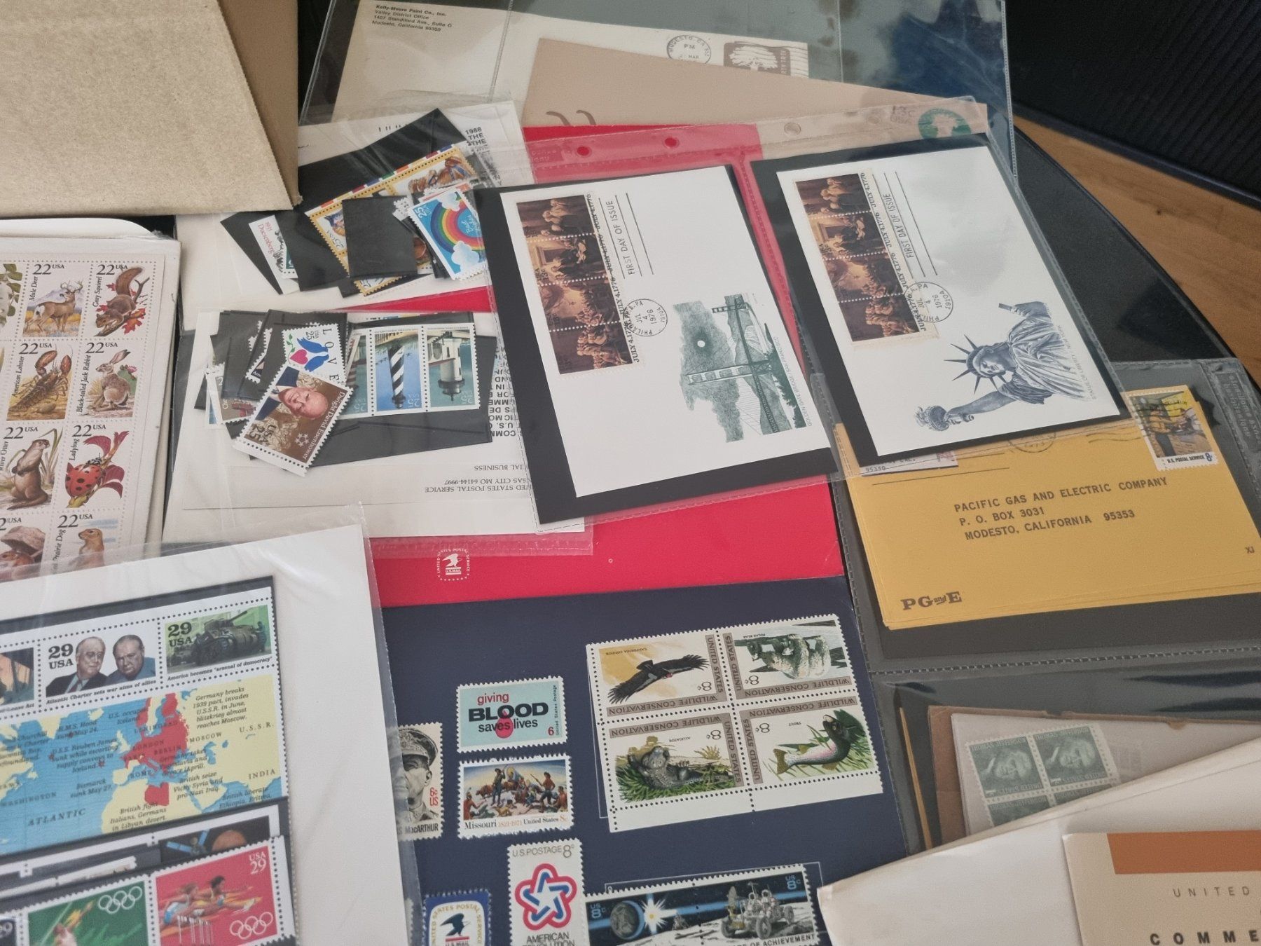 Alle Briefmarken: Kiste mit Sammlung Briefmarken USA – Gebraucht aus Gümligen von Geniusbuy 2
