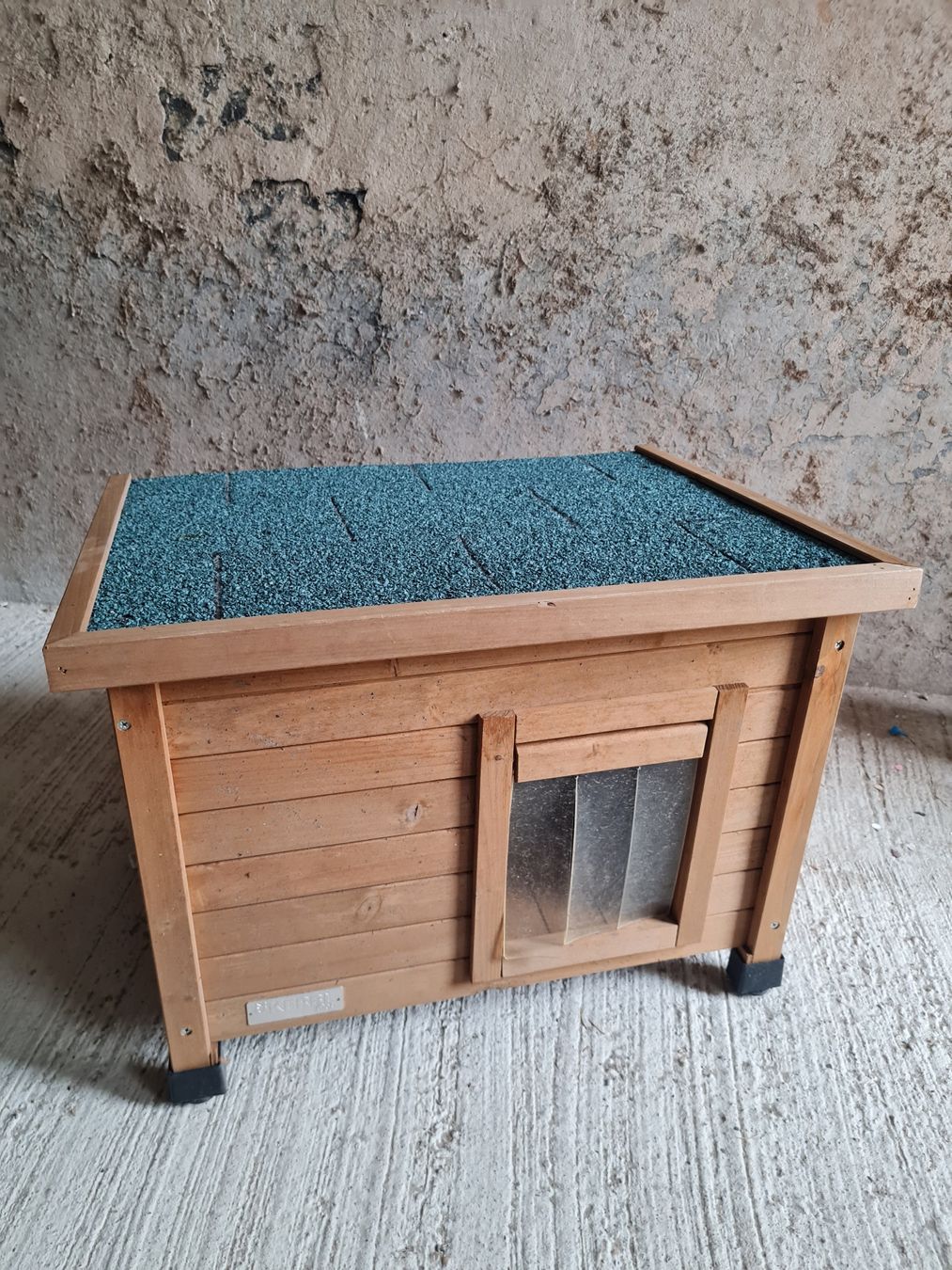 Cucce & Letti: Maisonnette pour chat en bois – Usato da Avenches venduto da pbu_mlq5