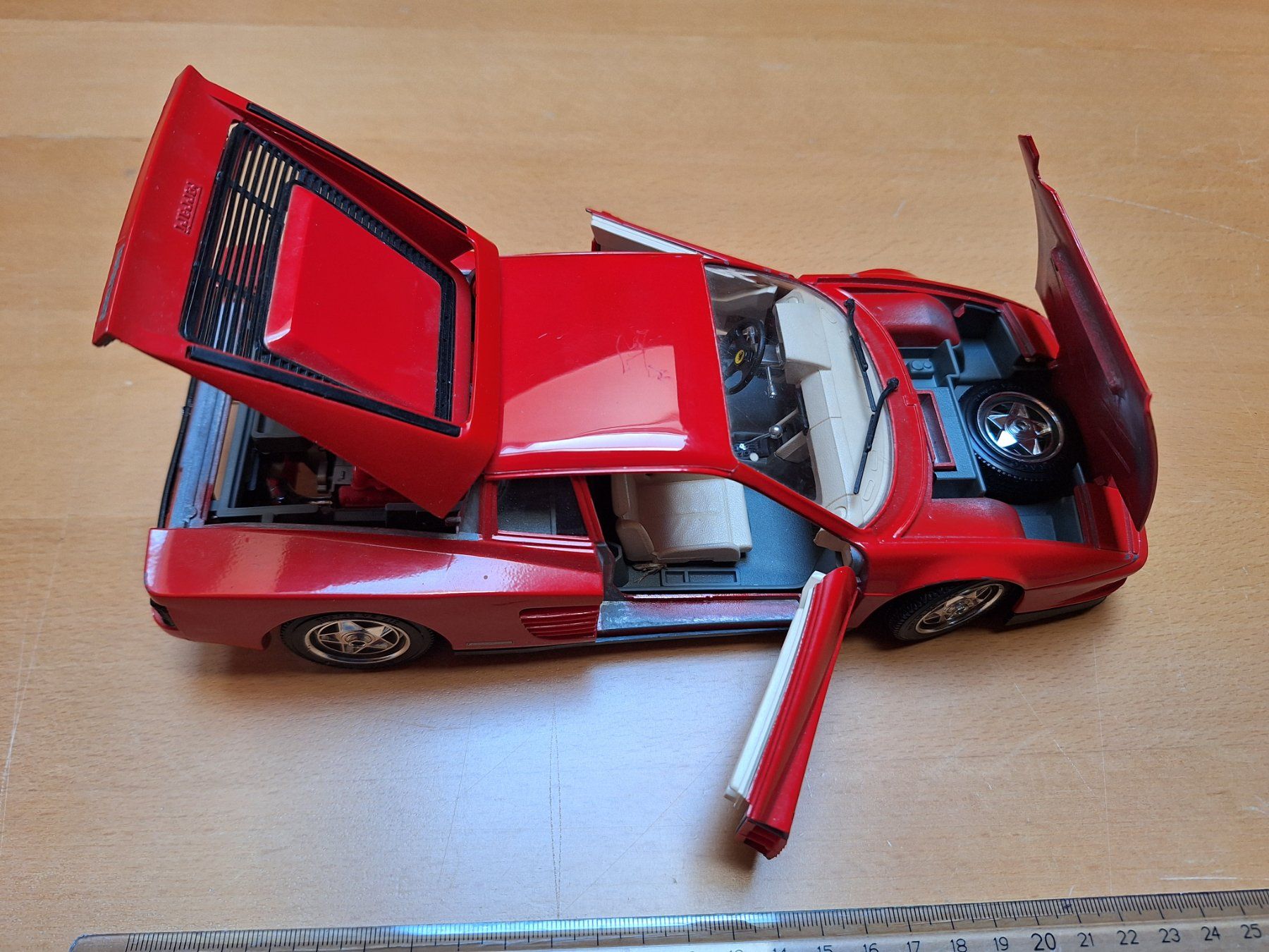 Ferrari Modellini d'auto: Modellauto Testarossa 1984 Massstab 1/18 – Difettoso da Genolier venduto da Antoine30 1