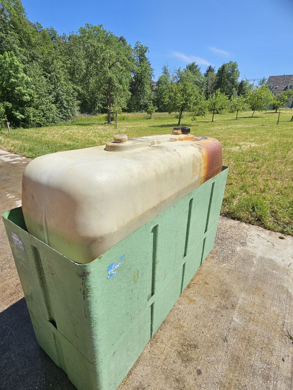 Accessori per altri veicoli: 2000L Dieseltank – Usato da Baldegg venduto da Daniel_St.