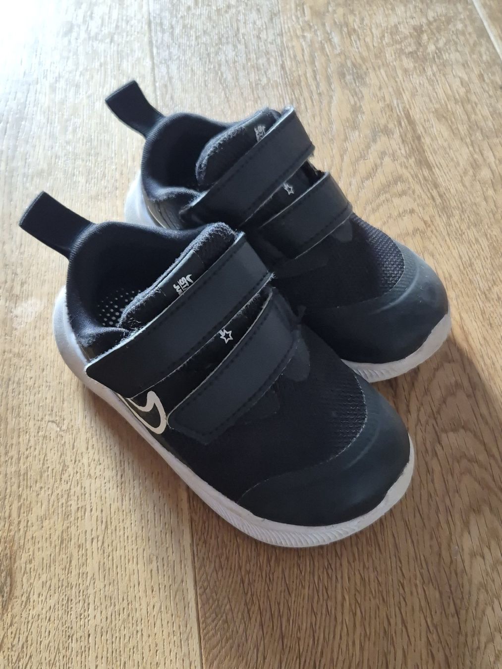 Nike Schuhe für Jungen: nike schuhe grösse 21 – Gebraucht aus Triengen von Nina_h_90