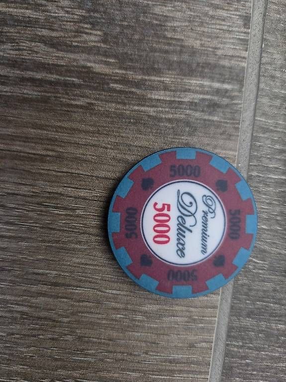 Giochi: Pokerkoffer Premium Deluxe – Usato da Hildisrieden venduto da Wydenhof1 1