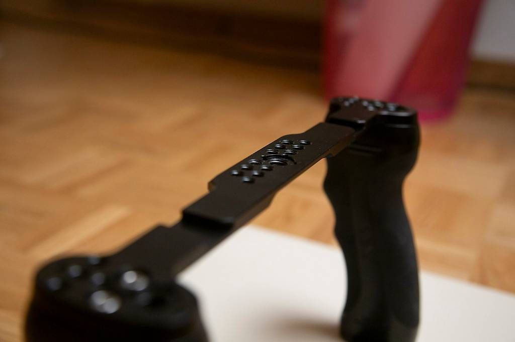 Sonstiges Zubehör: NEEWER Camera Cage Käfig Universal DSLR CA106 – Gebraucht aus Luzern von postdoc23 3