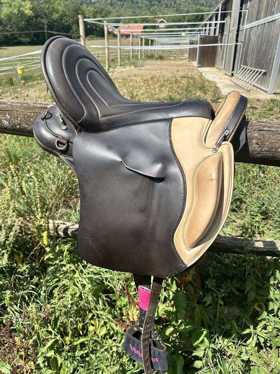 Selles, accessoires: Selle Sommer destination 17.5/32 2018 – D'occasion à Plan-les-Ouates par aur_z5pj 1