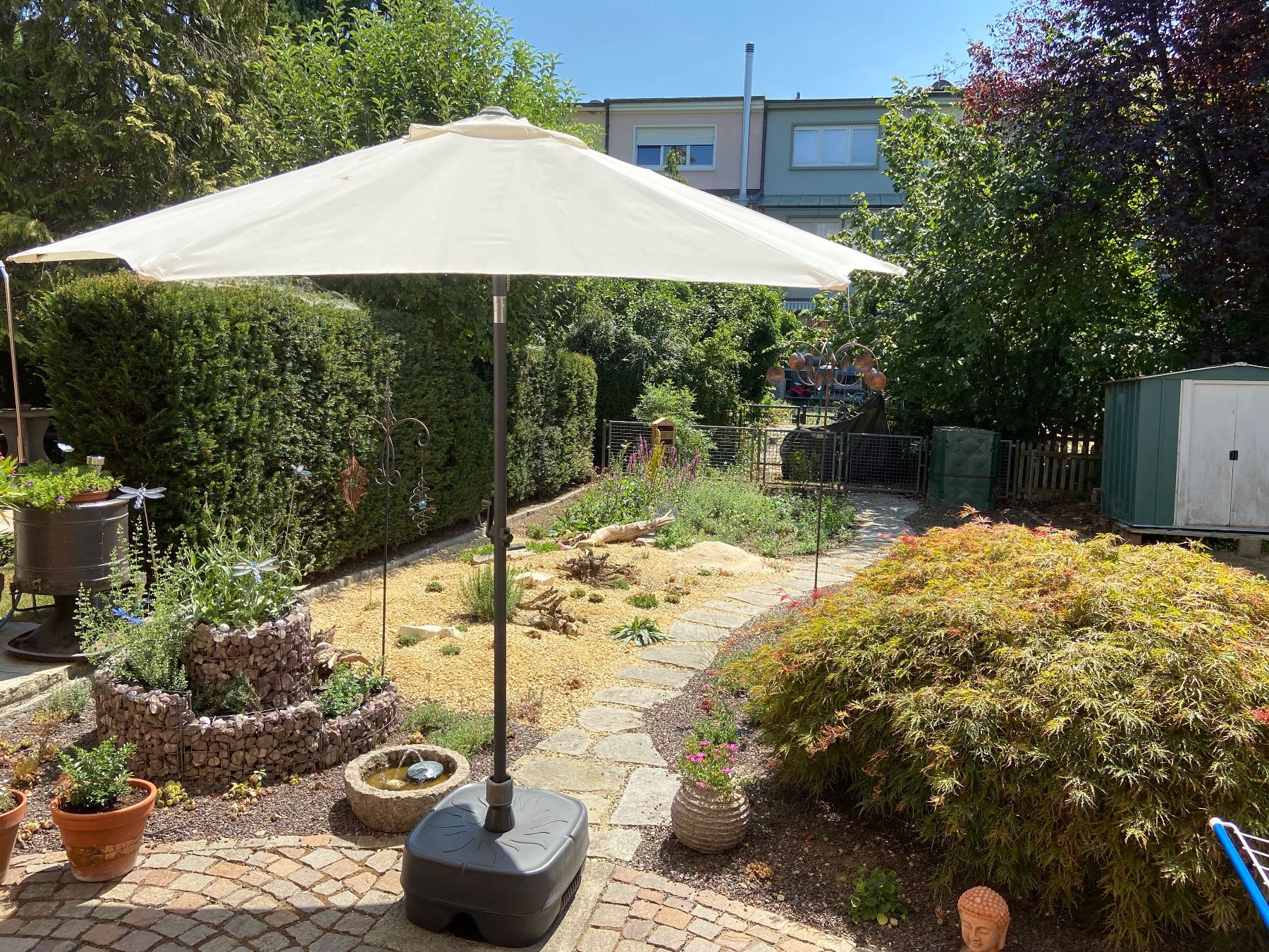 Ombrelloni: Sonnenschirm mit Sockel – Usato da Basel venduto da Relaphe 1