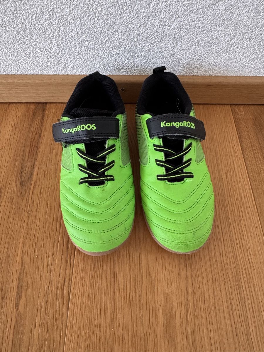 Chaussures garçon: Kangaroos Hallenturnschuhe Kinder Grösse 30 – D'occasion à Oltingen par Funnyface