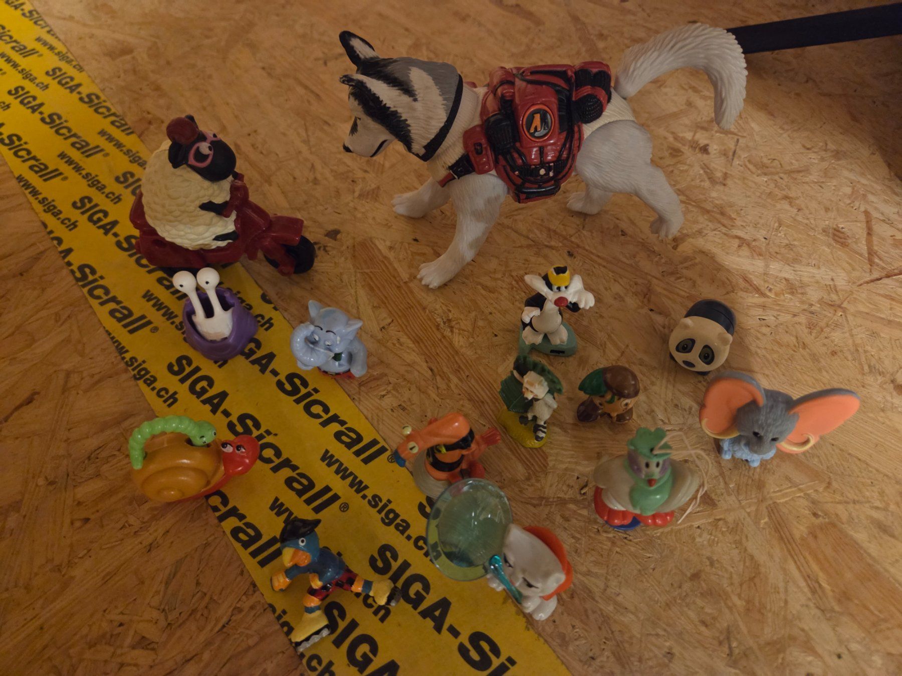 Giocattoli: Diverse Spielfiguren, Hund Husky, Globi... – Usato da frümsen venduto da Sailem 1