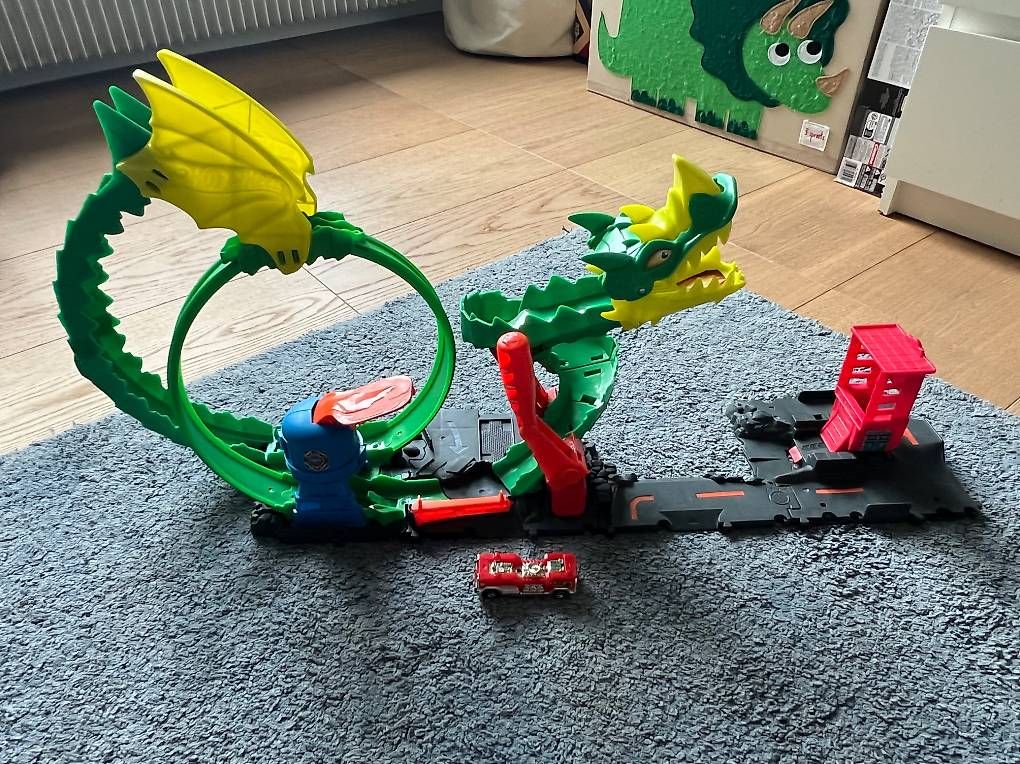 Hot Wheels Piste: Hot Wheels City Drachen-Angriff Looping – Usato da Gelterfingen venduto da myr_bgf6