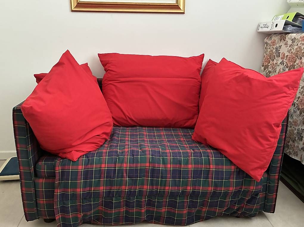 Sofas: Vendo divano letto – Gebraucht aus Cadro von ale9797 2