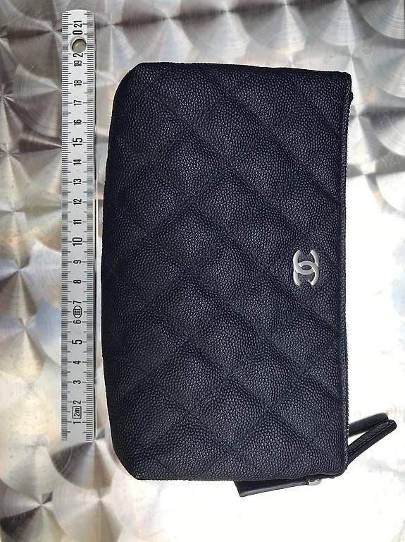 Chanel Custodie per cosmetici: Chanel kleine clutch / schminktasche – Usato da Riehen venduto da lana81