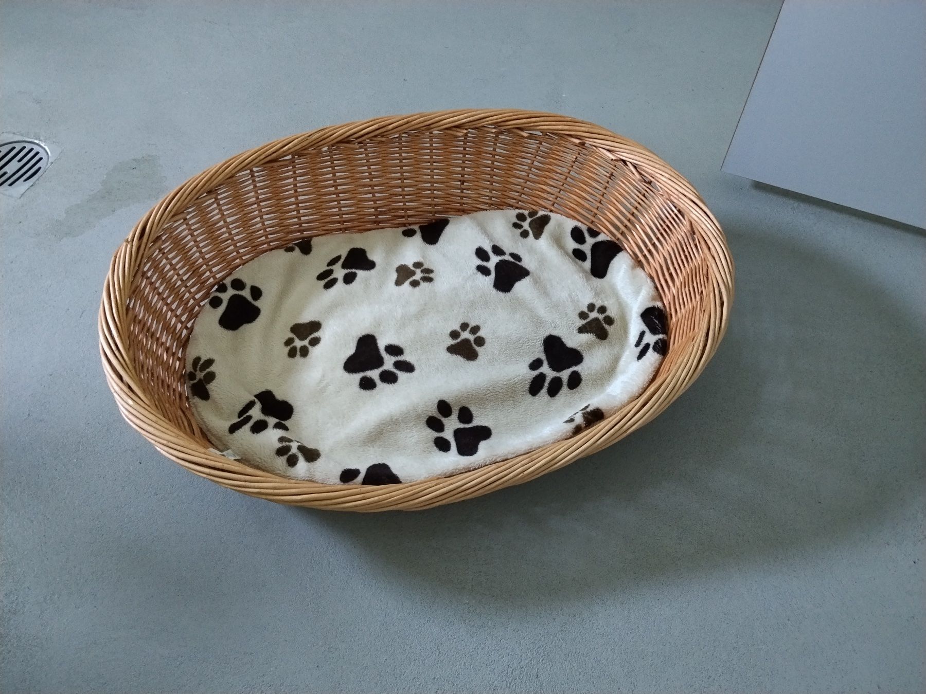 Cucce & Letti: Hundekorb aus Weide – Usato da Beinwil am See venduto da choragreece